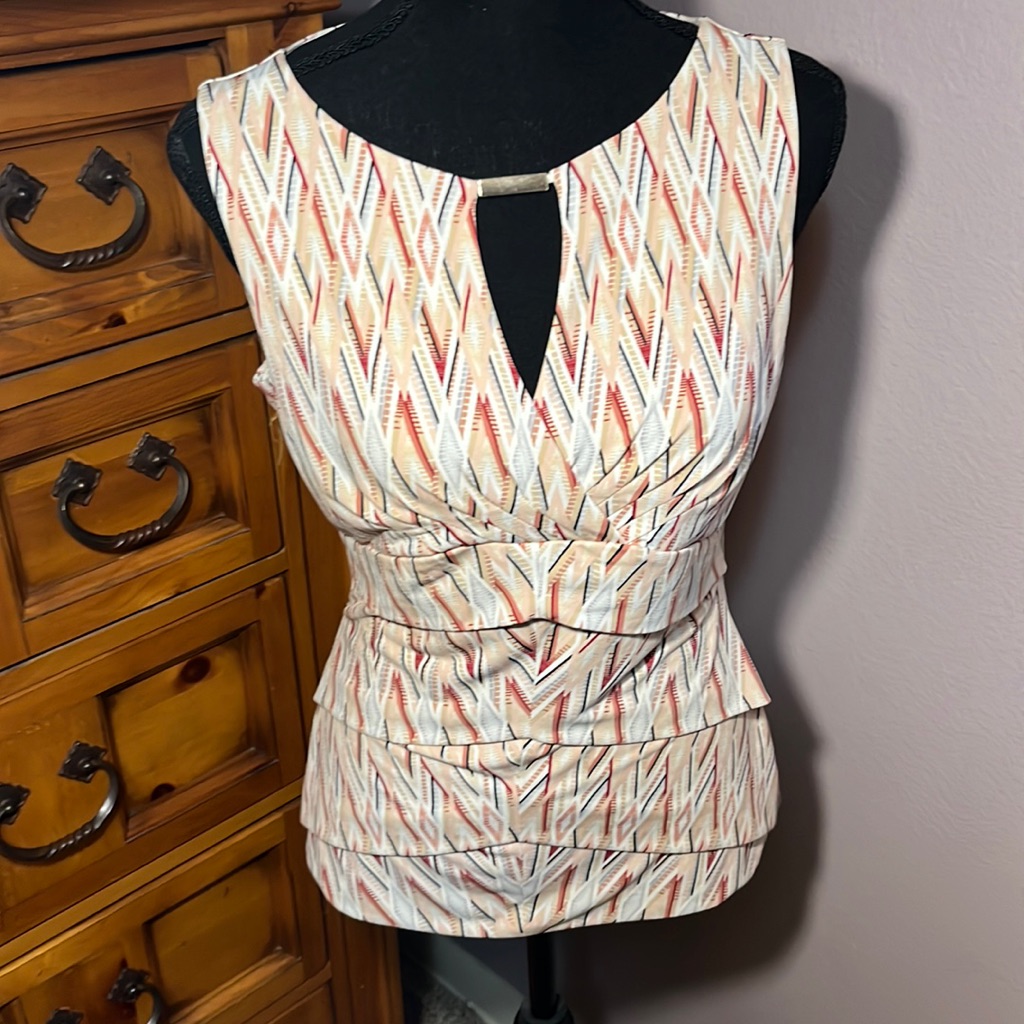 Whbm Red, Pink, And Tan Tank Top With Upside Down V-Shapes, And A Gold Band